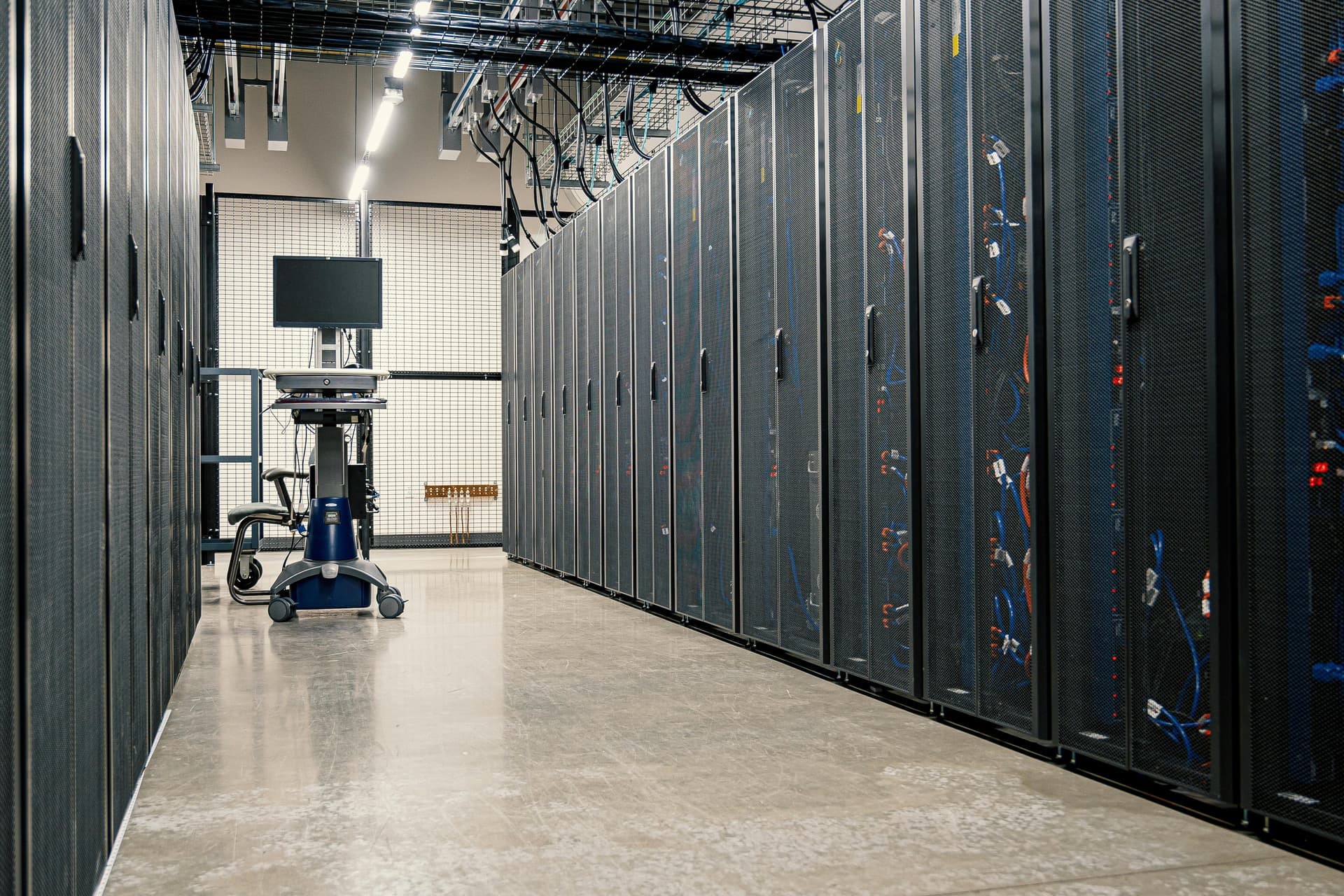 Data centre energy and utilities contractor support UK